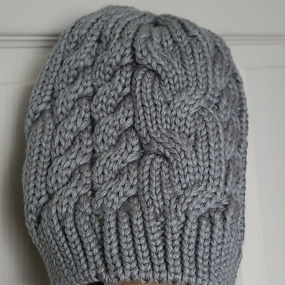 New ponytail beanie - Picture 2 of 8